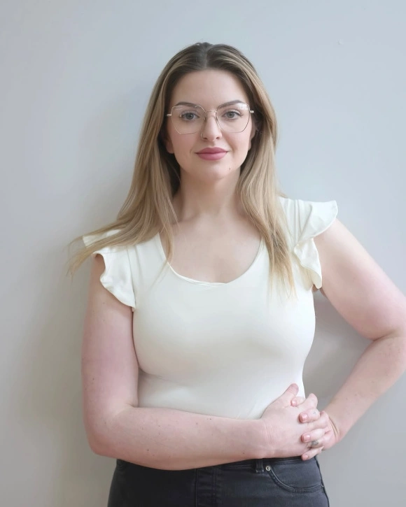 Devana L. Rucart – Owner of Recurbate Beauty Salon