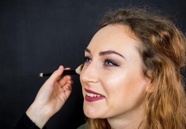 Best Eyeliner Shades for Hazel Eyes and Fair Skin